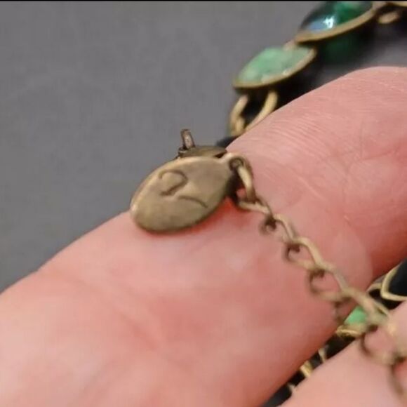 Green Yellow Leaf Bead Bib Goldtone Necklace - Picture 4 of 4